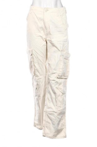 Γυναικείο Τζίν Bershka, Μέγεθος S, Χρώμα  Μπέζ, Τιμή 12,99 €