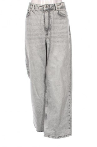 Damskie jeansy Bershka, Rozmiar XL, Kolor Szary, Cena 78,99 zł