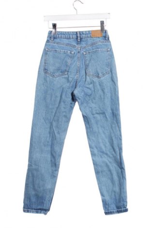 Дамски дънки Bershka, Размер XS, Цвят Син, Цена 7,66 €