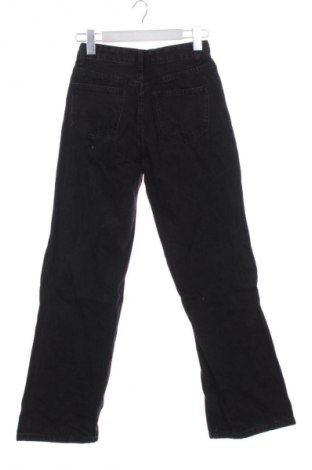 Дамски дънки Bershka, Размер XS, Цвят Черен, Цена 8,69 €