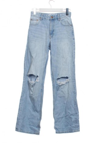 Γυναικείο Τζίν Bershka, Μέγεθος XS, Χρώμα Μπλέ, Τιμή 11,99 €