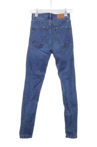 Дамски дънки Bershka, Размер XXS, Цвят Син, Цена 15,00 €