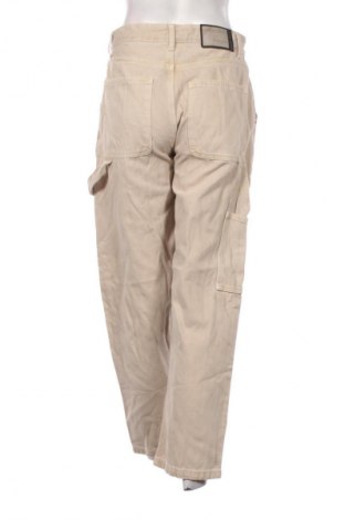 Дамски дънки Bershka, Размер M, Цвят Бежов, Цена 15,33 €