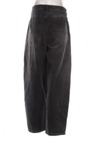 Dámské džíny  Bershka, Velikost L, Barva Černá, Cena  425,00 Kč