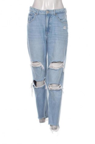 Γυναικείο Τζίν Bershka, Μέγεθος M, Χρώμα Μπλέ, Τιμή 20,01 €