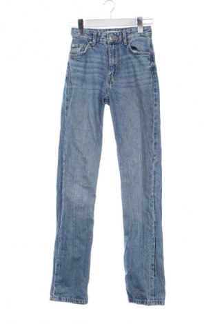 Γυναικείο Τζίν Bershka, Μέγεθος XXS, Χρώμα Μπλέ, Τιμή 15,00 €