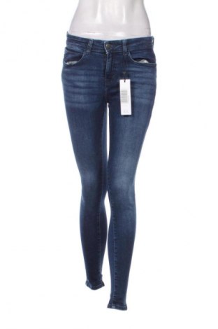 Dámské džíny  Noisy May, Velikost M, Barva Modrá, Cena  1 429,00 Kč