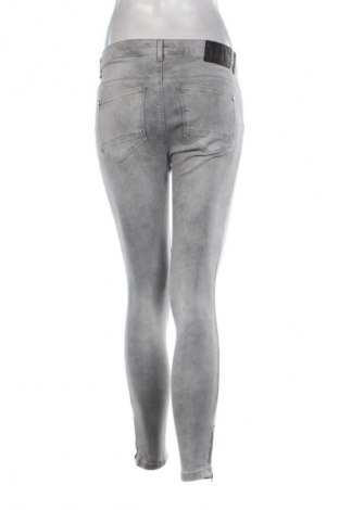 Γυναικείο Τζίν ONLY, Μέγεθος M, Χρώμα Γκρί, Τιμή 17,00 €