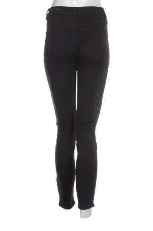 Dámské džíny  Pull&Bear, Velikost M, Barva Černá, Cena  299,00 Kč