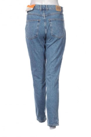 Дамски дънки Pull&Bear, Размер M, Цвят Син, Цена 19,94 €