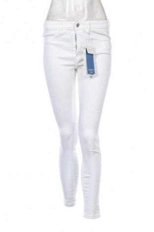 Γυναικείο Τζίν Sinsay, Μέγεθος M, Χρώμα Λευκό, Τιμή 24,00 €
