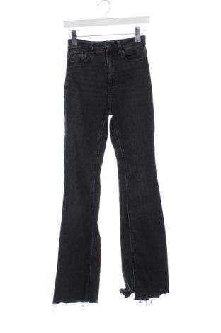 Dámské džíny  Stradivarius, Velikost XS, Barva Černá, Cena  510,00 Kč