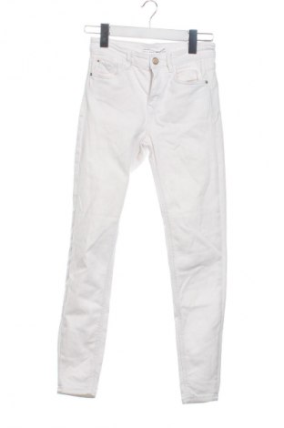 Dámské džíny  Stradivarius, Velikost XS, Barva Bílá, Cena  419,00 Kč
