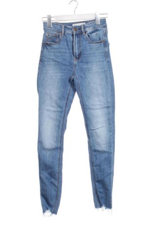 Dámské džíny  Stradivarius, Velikost XS, Barva Modrá, Cena  300,00 Kč