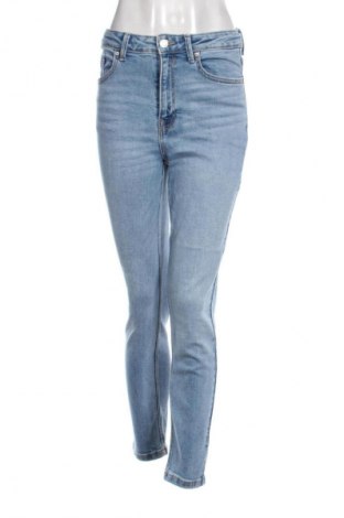 Дамски дънки Stradivarius, Размер S, Цвят Син, Цена 15,00 €