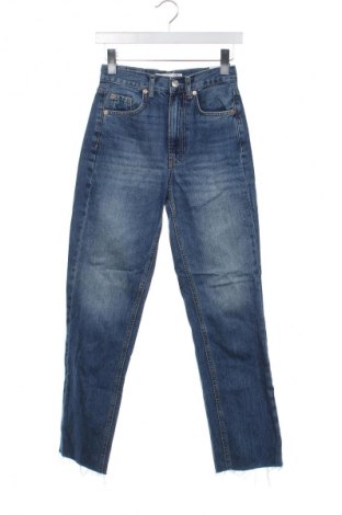 Dámske džínsy  Stradivarius, Veľkosť XS, Farba Modrá, Cena  12,95 €