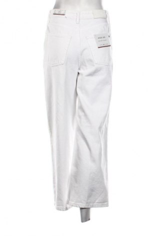 Dámske džínsy  Tommy Hilfiger, Veľkosť M, Farba Biela, Cena  123,95 €