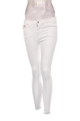 Дамски дънки Tommy Jeans, Размер S, Цвят Бял, Цена 28,63 €