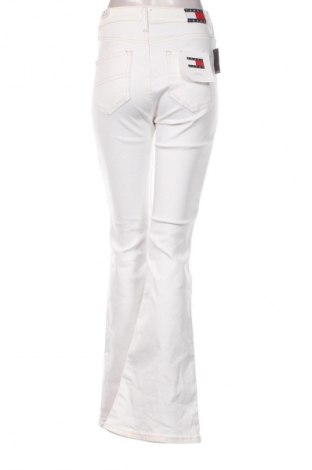Damskie jeansy Tommy Jeans, Rozmiar S, Kolor Biały, Cena 452,99 zł
