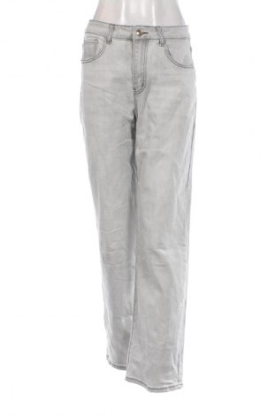 Blugi de femei Unbranded, Mărime M, Culoare Gri, Preț 91,99 Lei
