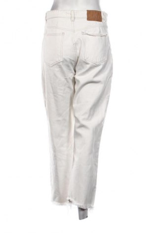 Damen Jeans Zara, Größe M, Farbe Ecru, Preis 17,99 €