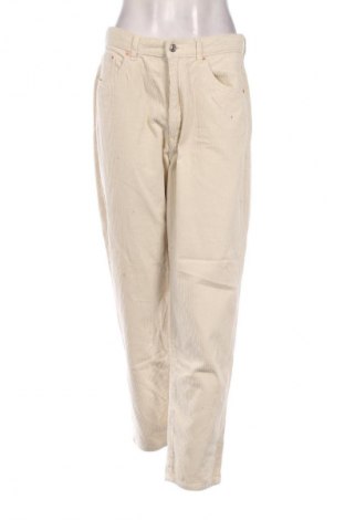 Дамски джинси Pull&Bear, Размер L, Цвят Бежов, Цена 15,00 €