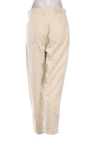 Дамски джинси Pull&Bear, Размер L, Цвят Бежов, Цена 15,00 €