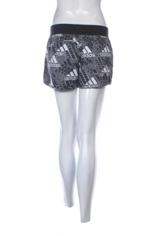Дамски къс панталон Adidas, Размер M, Цвят Многоцветен, Цена 11,24 €