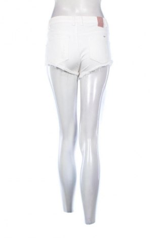 Damen Shorts Bershka, Größe S, Farbe Weiß, Preis € 9,78