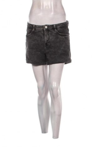 Dámske kraťasy  Clockhouse, Veľkosť L, Farba Čierna, Cena  8,95 €