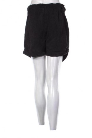 Дамски къс панталон Fb Sister, Размер S, Цвят Черен, Цена 3,57 €