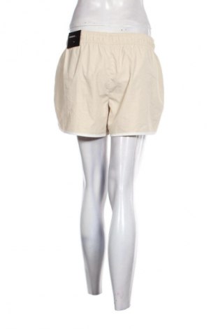 Pantaloni scurți de femei H&M, Mărime M, Culoare Bej, Preț 83,00 Lei