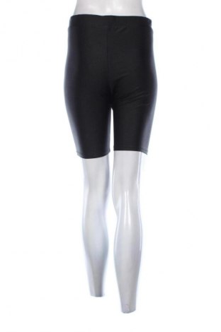 Дамски къс панталон H&M Divided, Размер M, Цвят Черен, Цена 9,78 €