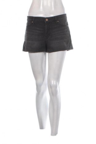 Дамски къс панталон H&M L.O.G.G., Размер XL, Цвят Сив, Цена 10,22 €