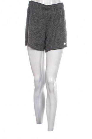 Dámské kraťasy  Nike, Velikost M, Barva Šedá, Cena  349,00 Kč