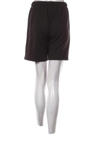 Γυναικείο κοντό παντελόνι PUMA, Μέγεθος M, Χρώμα Μαύρο, Τιμή 11,99 €