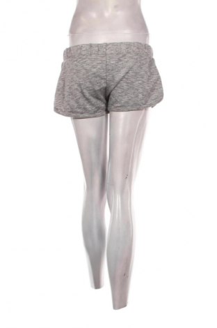 Női rövidnadrág Pull&Bear, Méret L, Szín Szürke, Ár 2 499 Ft