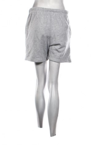 Dámske kraťasy  Pull&Bear, Veľkosť S, Farba Sivá, Cena  15,84 €