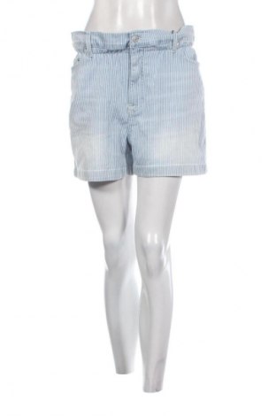 Дамски къс панталон Tommy Jeans, Размер S, Цвят Многоцветен, Цена 78,22 €, #135751824