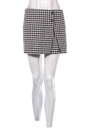 Дамски къс панталон Trendyol, Размер M, Цвят Многоцветен, Цена 39,00 €