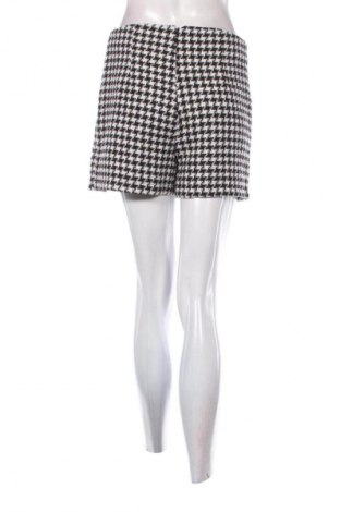 Дамски къс панталон Trendyol, Размер M, Цвят Многоцветен, Цена 39,00 €