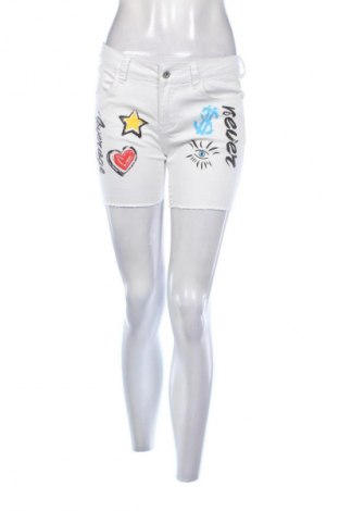 Γυναικείο κοντό παντελόνι Unbranded, Μέγεθος M, Χρώμα Λευκό, Τιμή 10,00 €