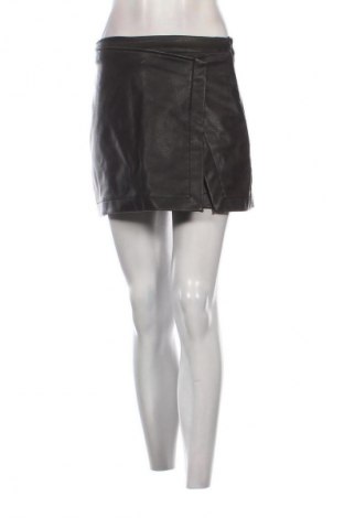 Дамски къс панталон Zara, Размер S, Цвят Черен, Цена 10,00 €