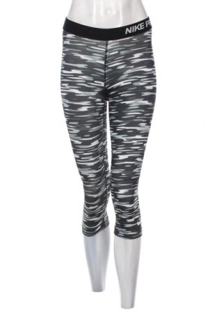 Дамски клин Nike, Размер S, Цвят Многоцветен, Цена 17,46 €