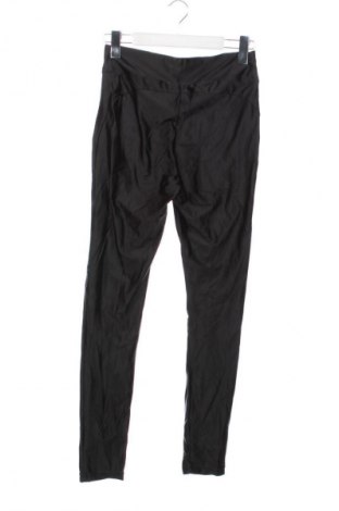 Dámské legíny  Urban Classics, Velikost XS, Barva Černá, Cena  699,00 Kč
