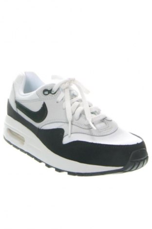 Дамски обувки Nike, Размер 38, Цвят Многоцветен, Цена 104,81 €