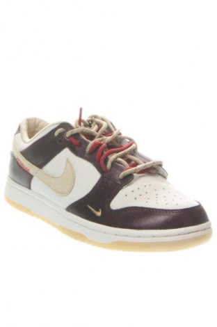 Încălțăminte de damă Nike, Mărime 39, Culoare Multicolor, Preț 347,99 Lei