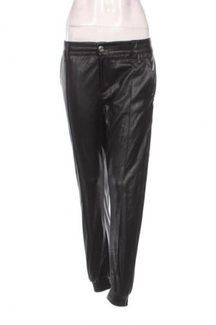 Γυναικείο παντελόνι Bershka, Μέγεθος S, Χρώμα Μαύρο, Τιμή 9,99 €