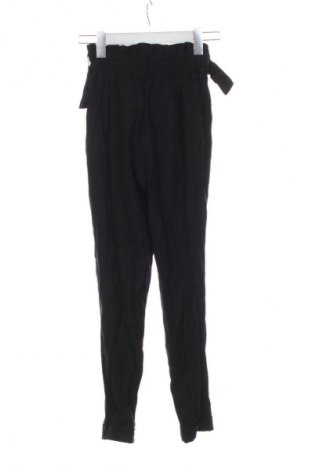 Γυναικείο παντελόνι Bershka, Μέγεθος XXS, Χρώμα Μαύρο, Τιμή 15,00 €