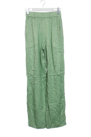 Dámské kalhoty  Bershka, Velikost XS, Barva Zelená, Cena  239,00 Kč